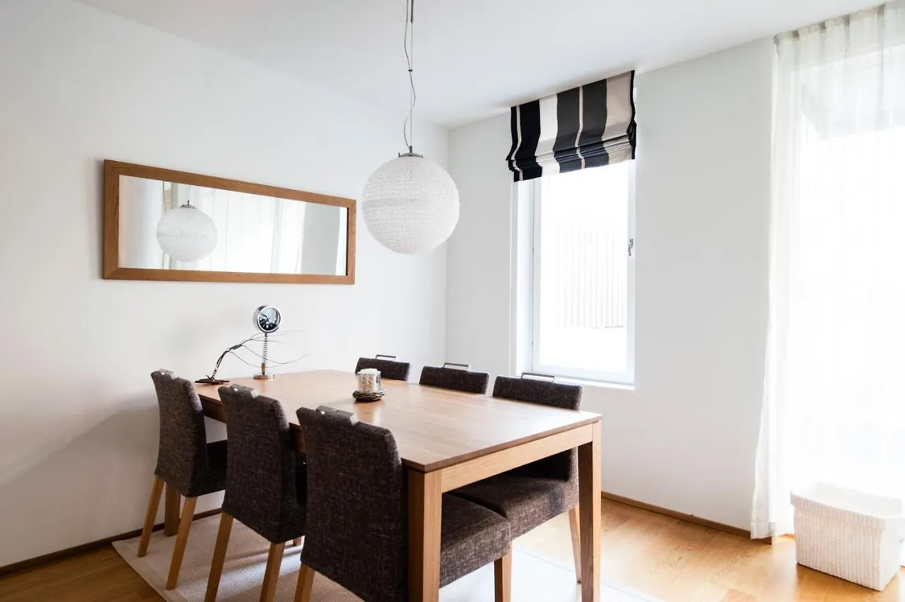 Aalto Toeoeloe Apartment