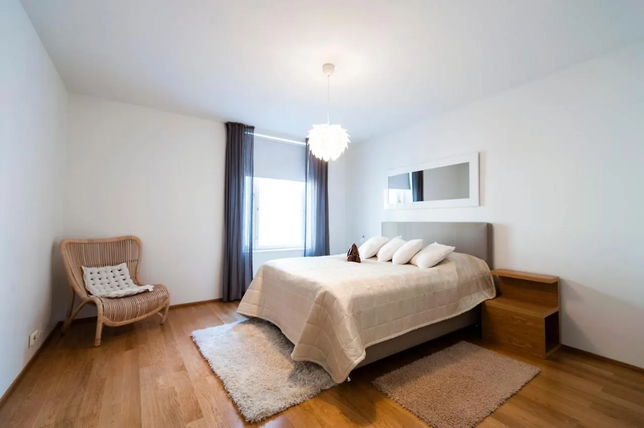 Aalto Toeoeloe 0*, Helsinki Finlandia