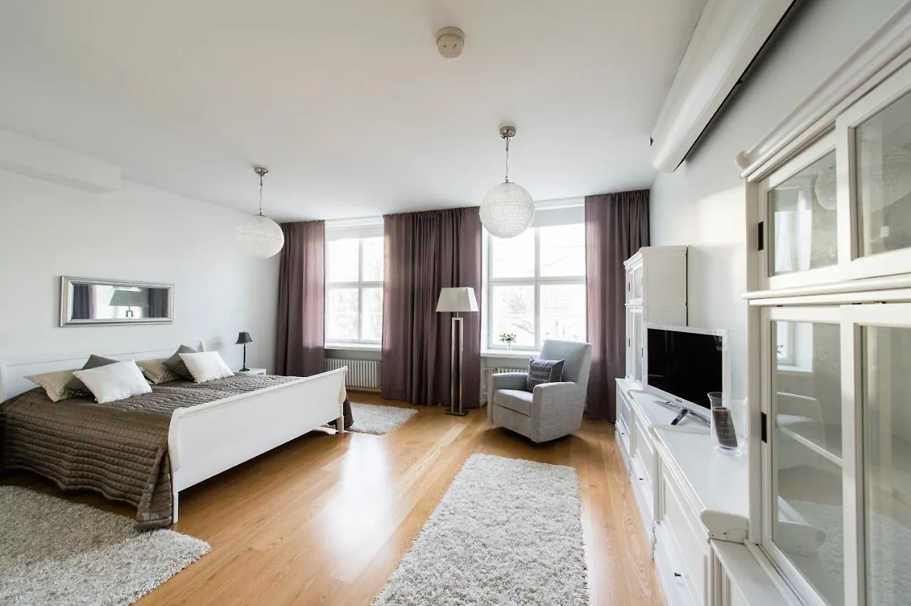 Aalto Toeoeloe Apartment