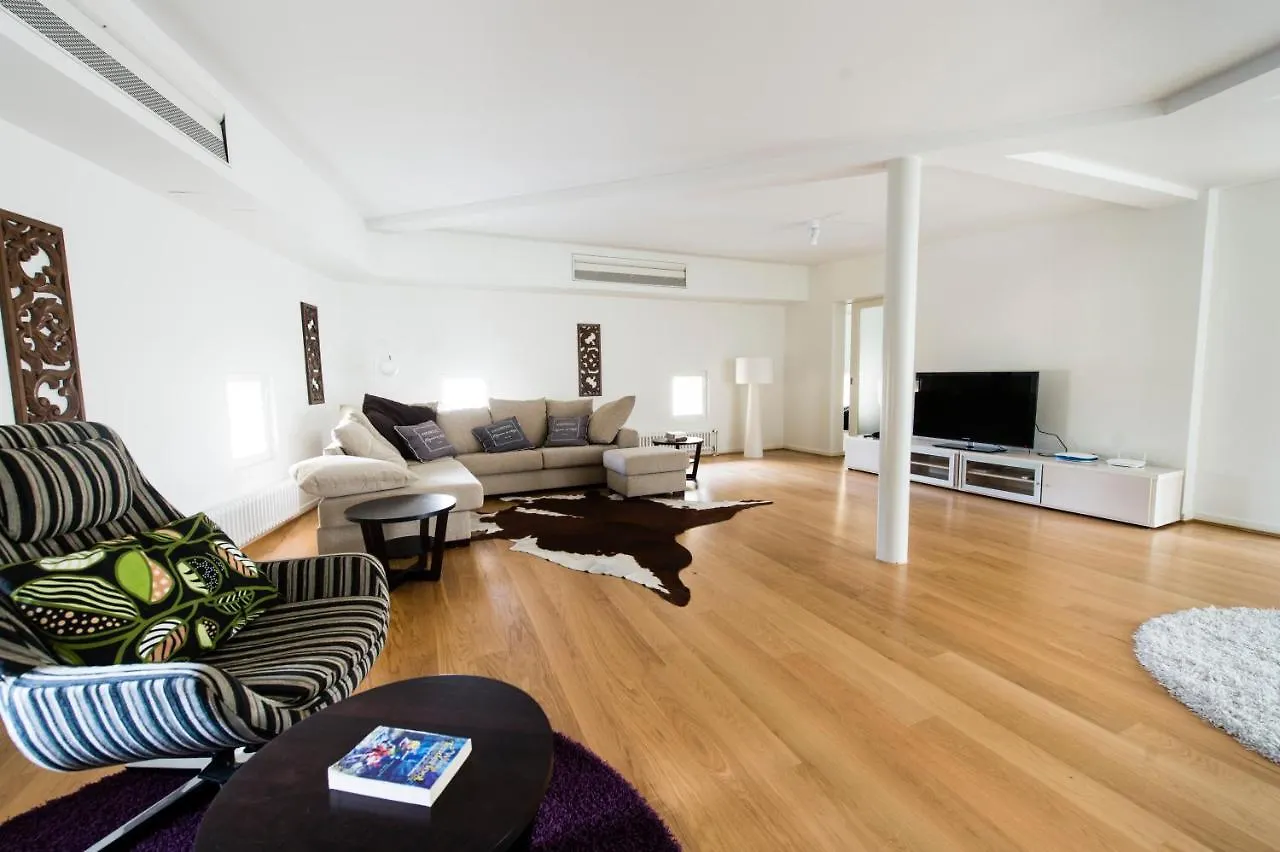 Aalto Toeoeloe Apartment